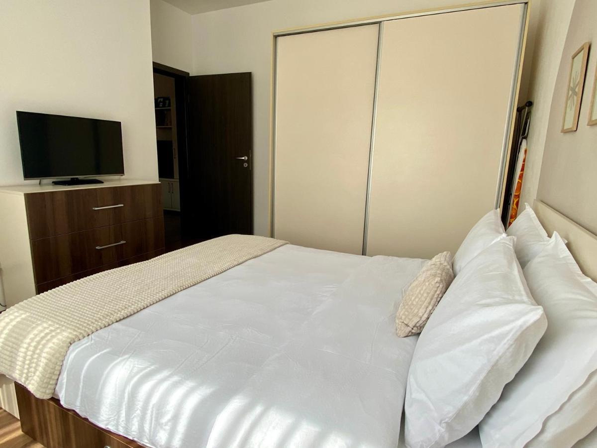 Wanderlust Home Cream, Rasnov Apt For 4, Wifi And Free Parking Zewnętrze zdjęcie