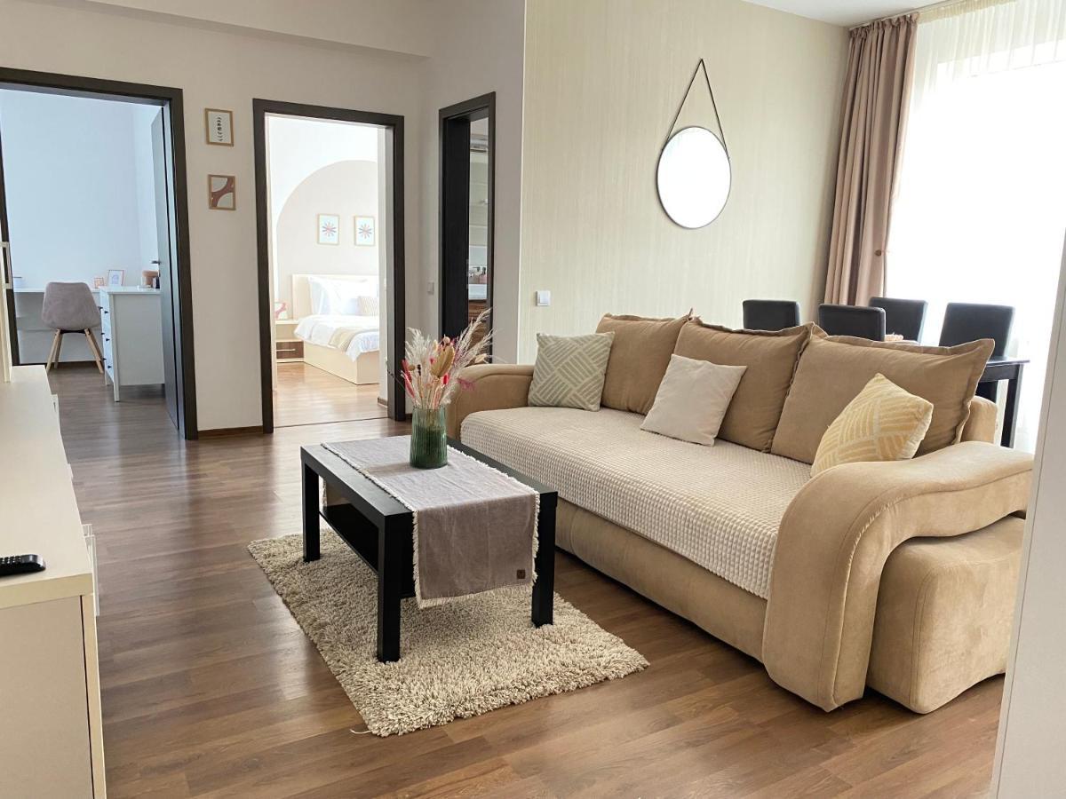 Wanderlust Home Cream, Rasnov Apt For 4, Wifi And Free Parking Zewnętrze zdjęcie