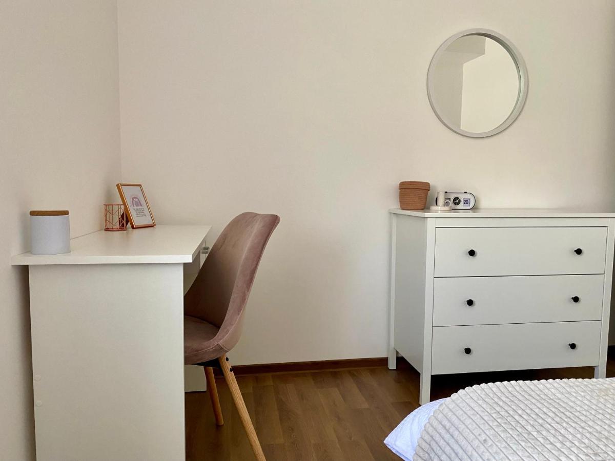 Wanderlust Home Cream, Rasnov Apt For 4, Wifi And Free Parking Zewnętrze zdjęcie