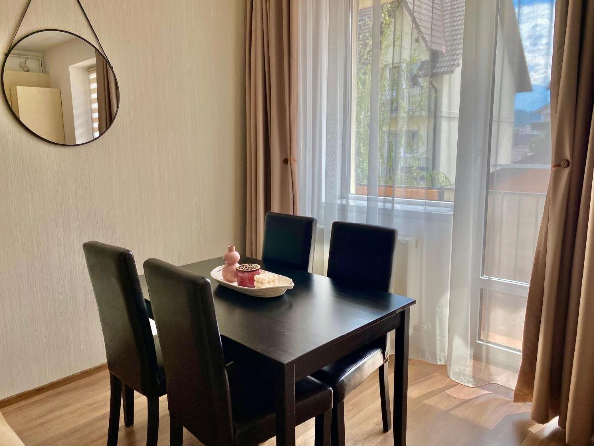 Wanderlust Home Cream, Rasnov Apt For 4, Wifi And Free Parking Zewnętrze zdjęcie
