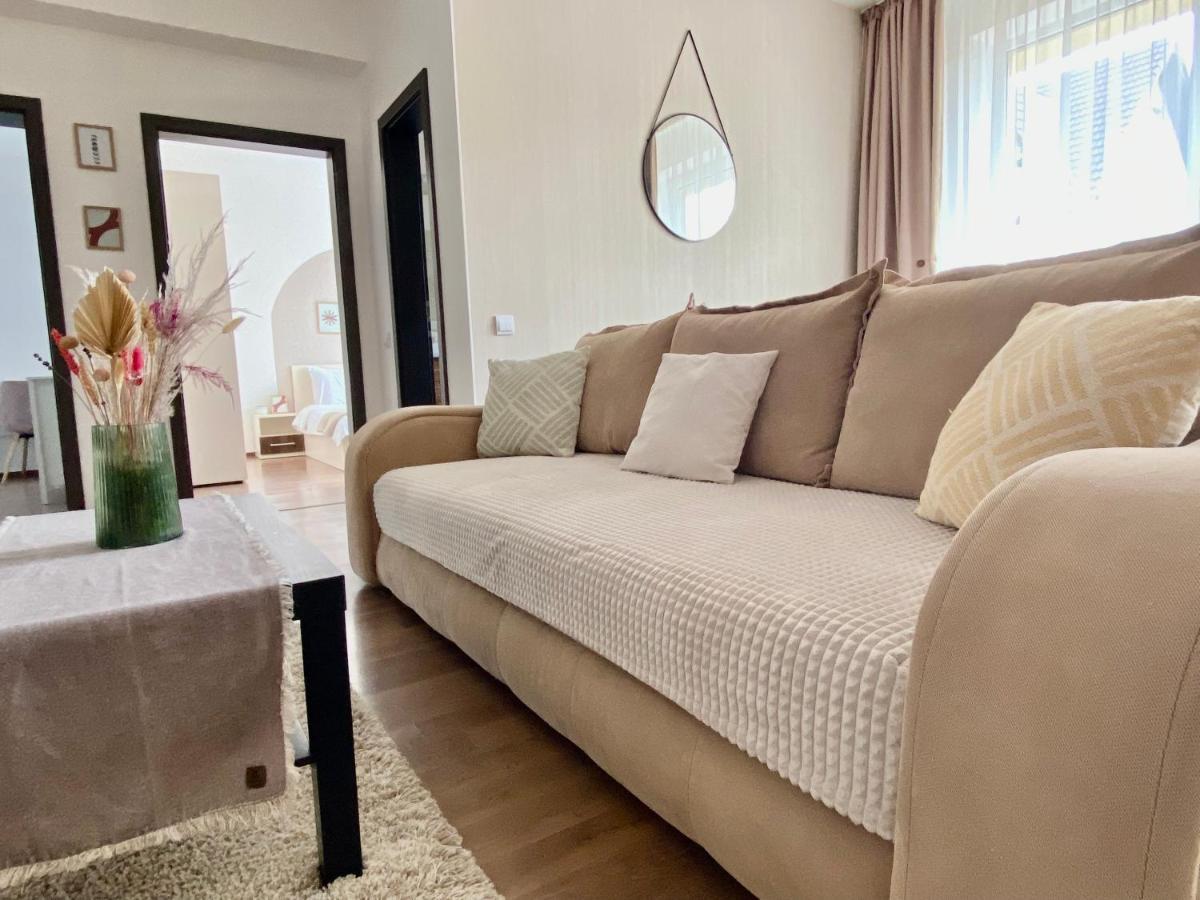 Wanderlust Home Cream, Rasnov Apt For 4, Wifi And Free Parking Zewnętrze zdjęcie
