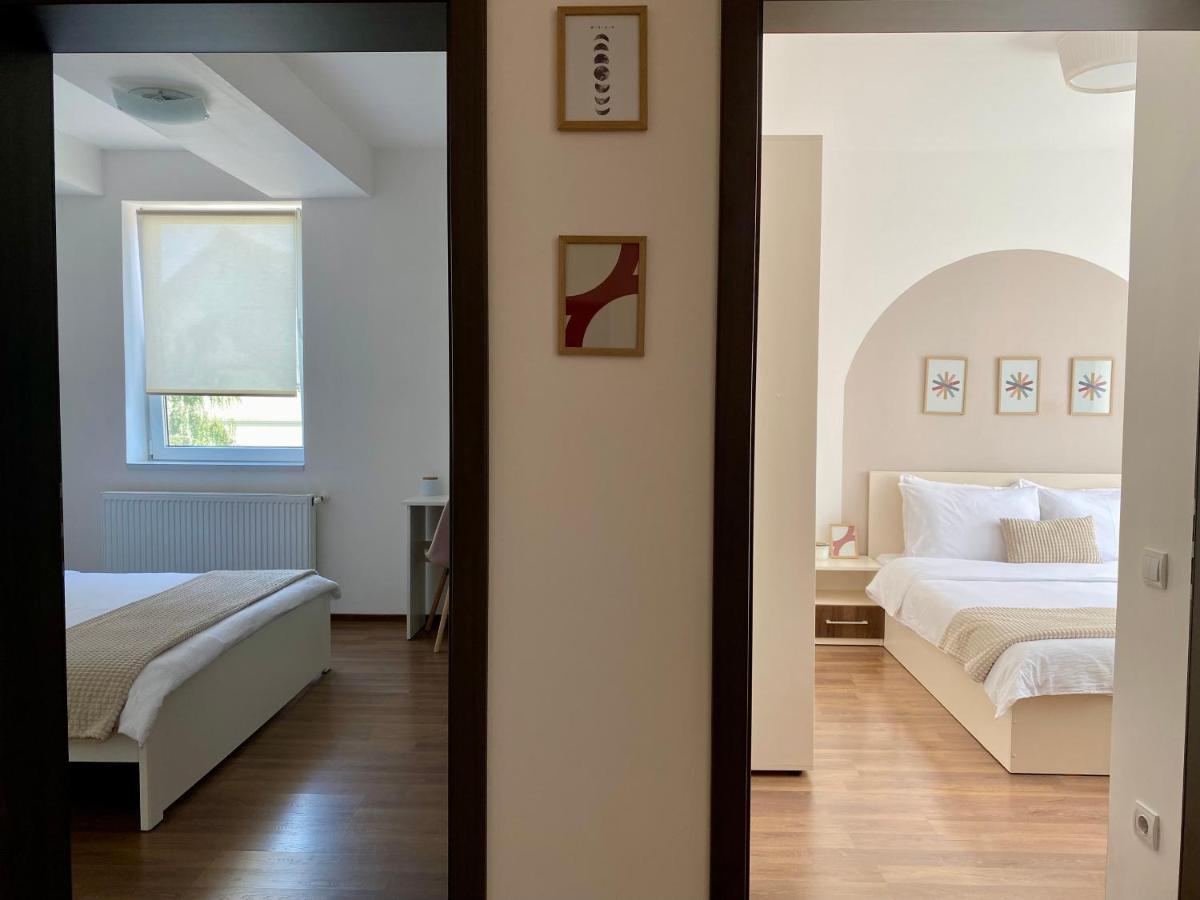 Wanderlust Home Cream, Rasnov Apt For 4, Wifi And Free Parking Zewnętrze zdjęcie