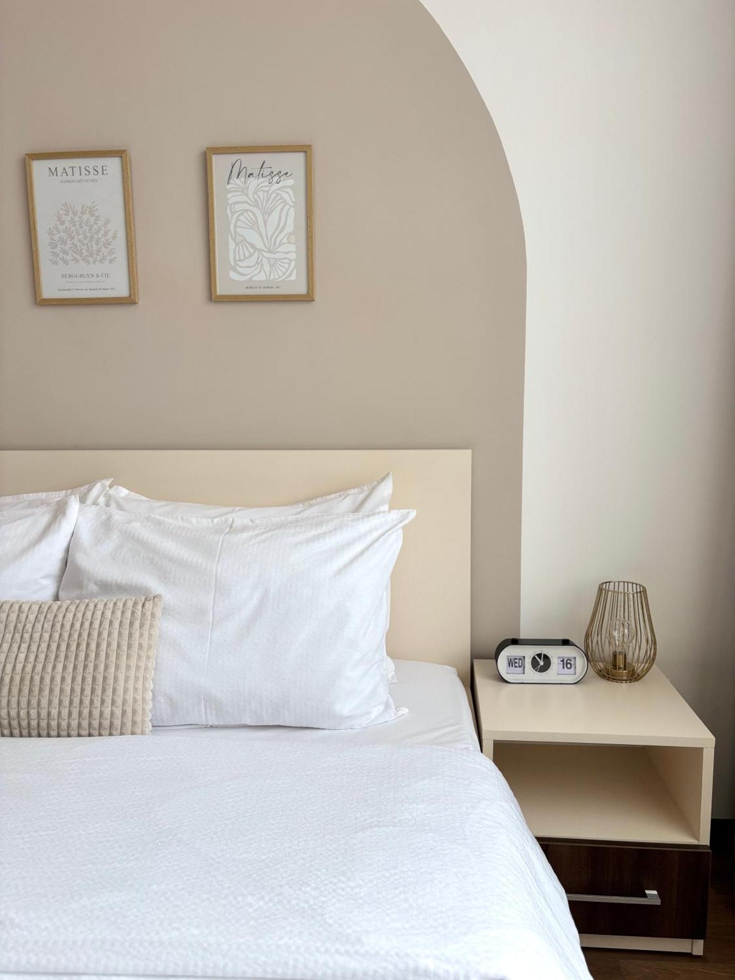 Wanderlust Home Cream, Rasnov Apt For 4, Wifi And Free Parking Zewnętrze zdjęcie