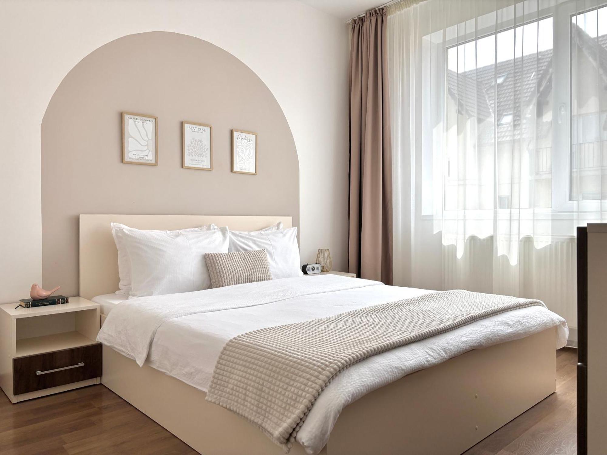 Wanderlust Home Cream, Rasnov Apt For 4, Wifi And Free Parking Zewnętrze zdjęcie