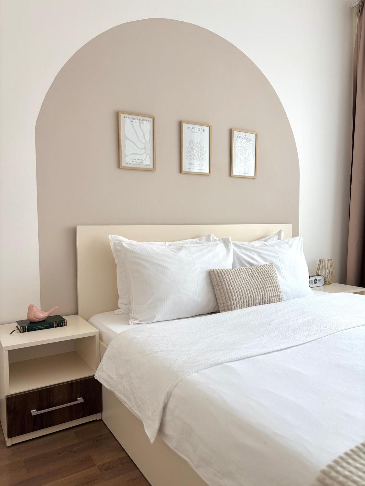 Wanderlust Home Cream, Rasnov Apt For 4, Wifi And Free Parking Zewnętrze zdjęcie