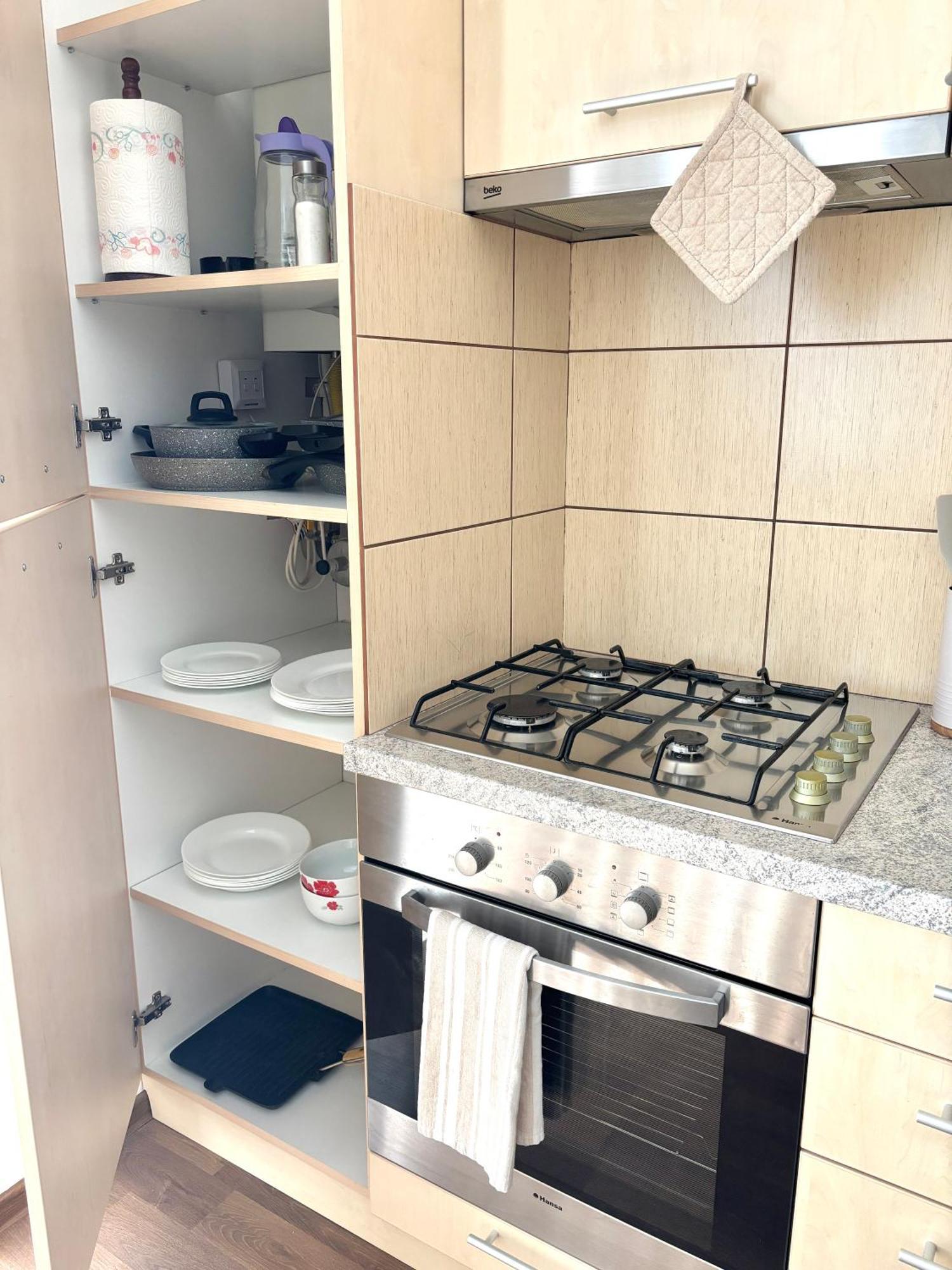 Wanderlust Home Cream, Rasnov Apt For 4, Wifi And Free Parking Zewnętrze zdjęcie