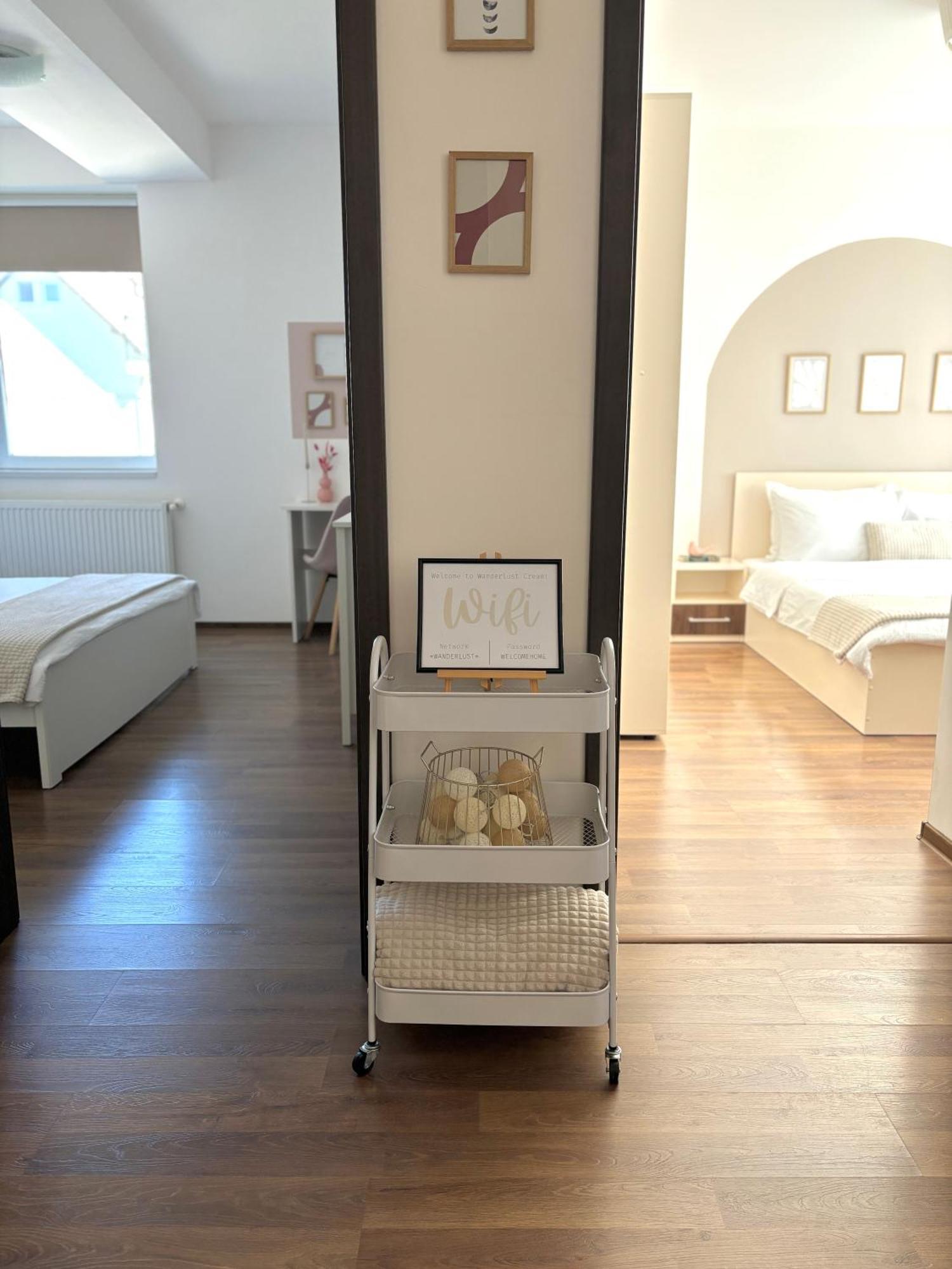 Wanderlust Home Cream, Rasnov Apt For 4, Wifi And Free Parking Zewnętrze zdjęcie