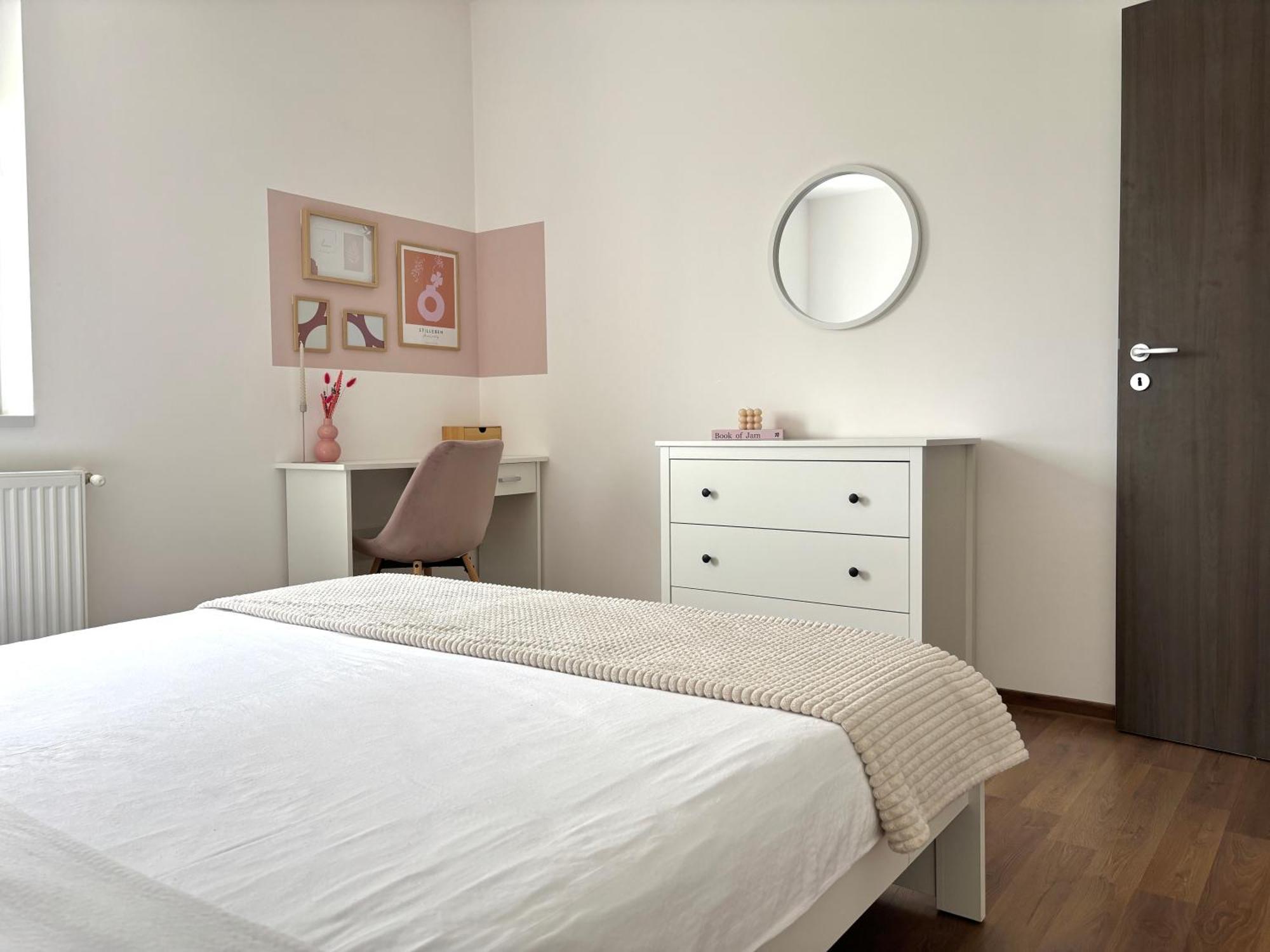 Wanderlust Home Cream, Rasnov Apt For 4, Wifi And Free Parking Zewnętrze zdjęcie